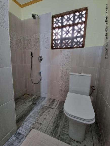 Apartmenthaus Salama Villen In Diani Praia de Diani Exterior foto