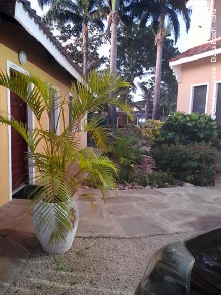 Apartmenthaus Salama Villen In Diani Praia de Diani Exterior foto