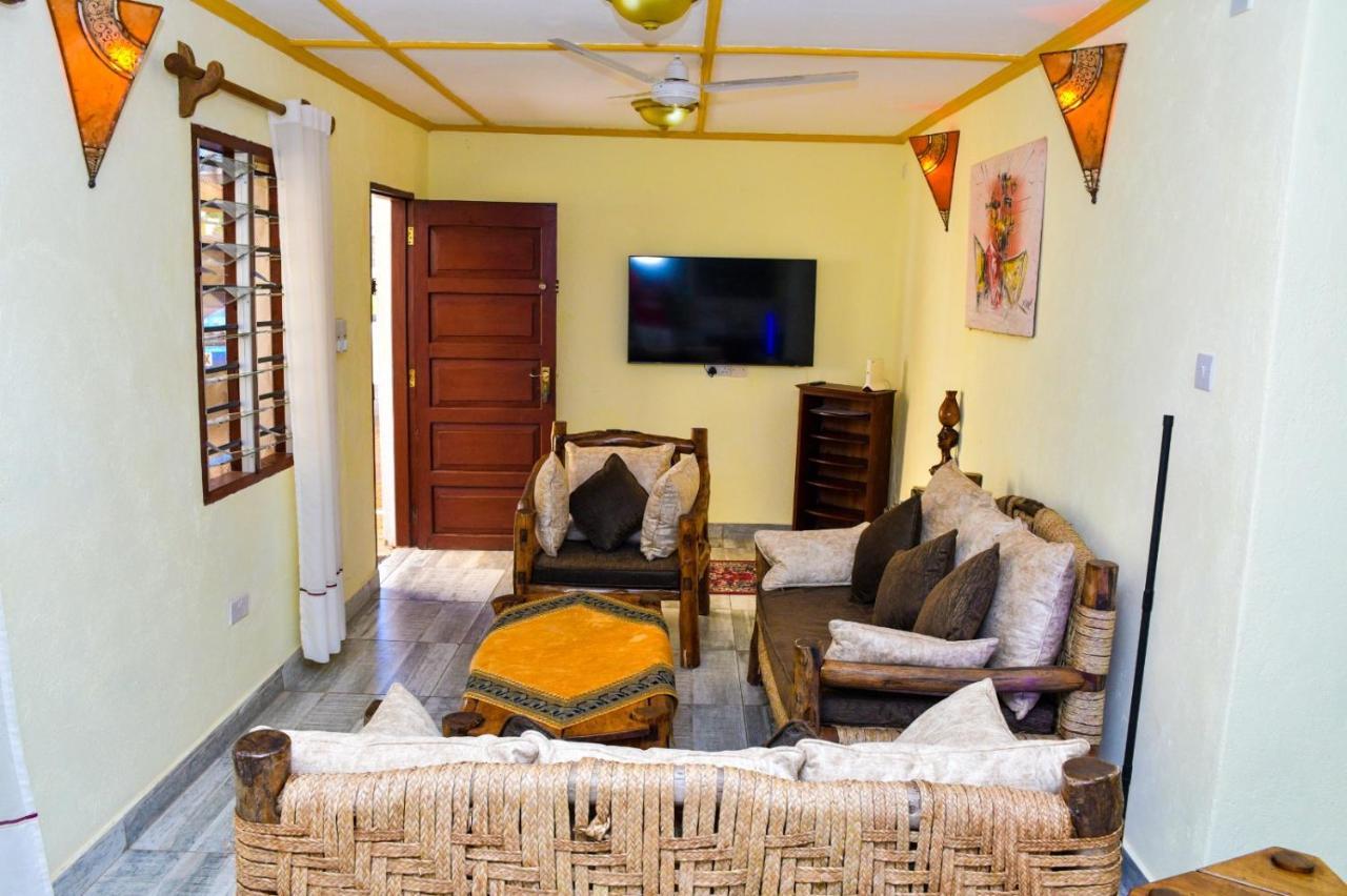 Apartmenthaus Salama Villen In Diani Praia de Diani Exterior foto